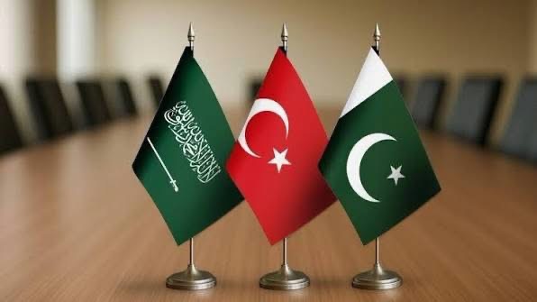 Sutra prvi put za istim stolom: Što pripremaju Turska, Saudijska Arabija i Pakistan nakon Mekanskog obrambenog sporazuma?