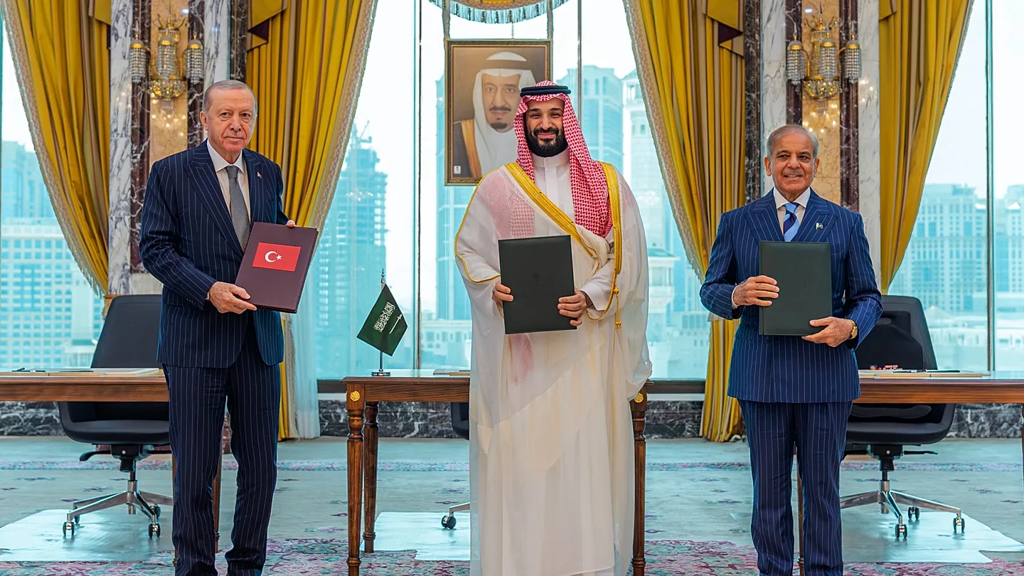 Egipat bira stranu? Kairo se približava osi Izrael–Grčka–Južni Cipar dok Turska, Saudijska Arabija i Pakistan grade Meka savez